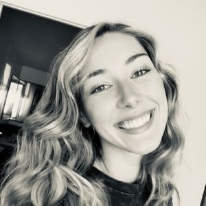 Meet your Posher, Olivia